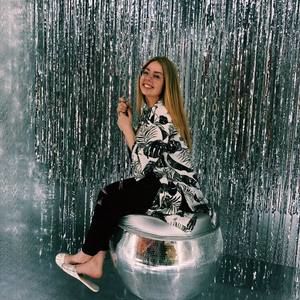 Meet your Posher, Vanessa